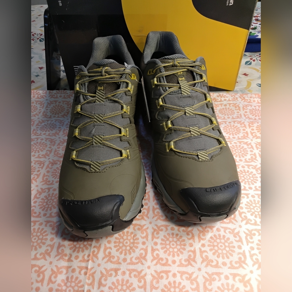 La Sportiva Men's Green and Yellow Athletic Shoes Hiking - Picture 2 of 5